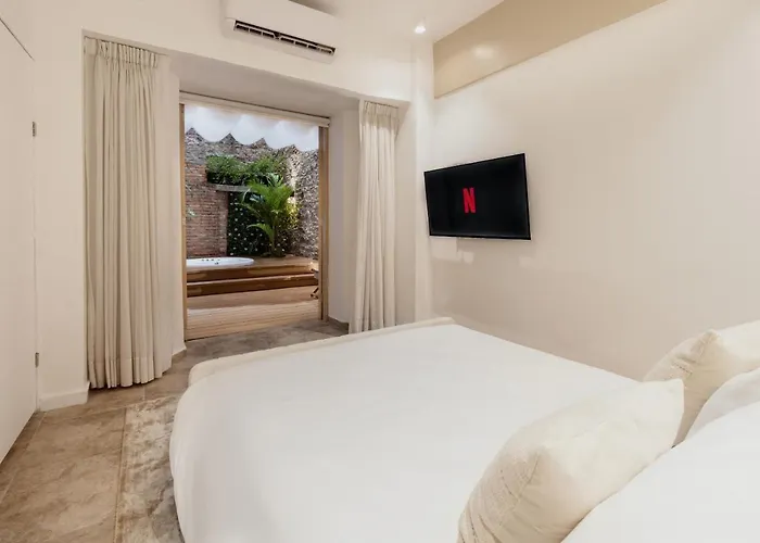 Amazinn Places Casco Viejo Jacuzzi, Adults Only